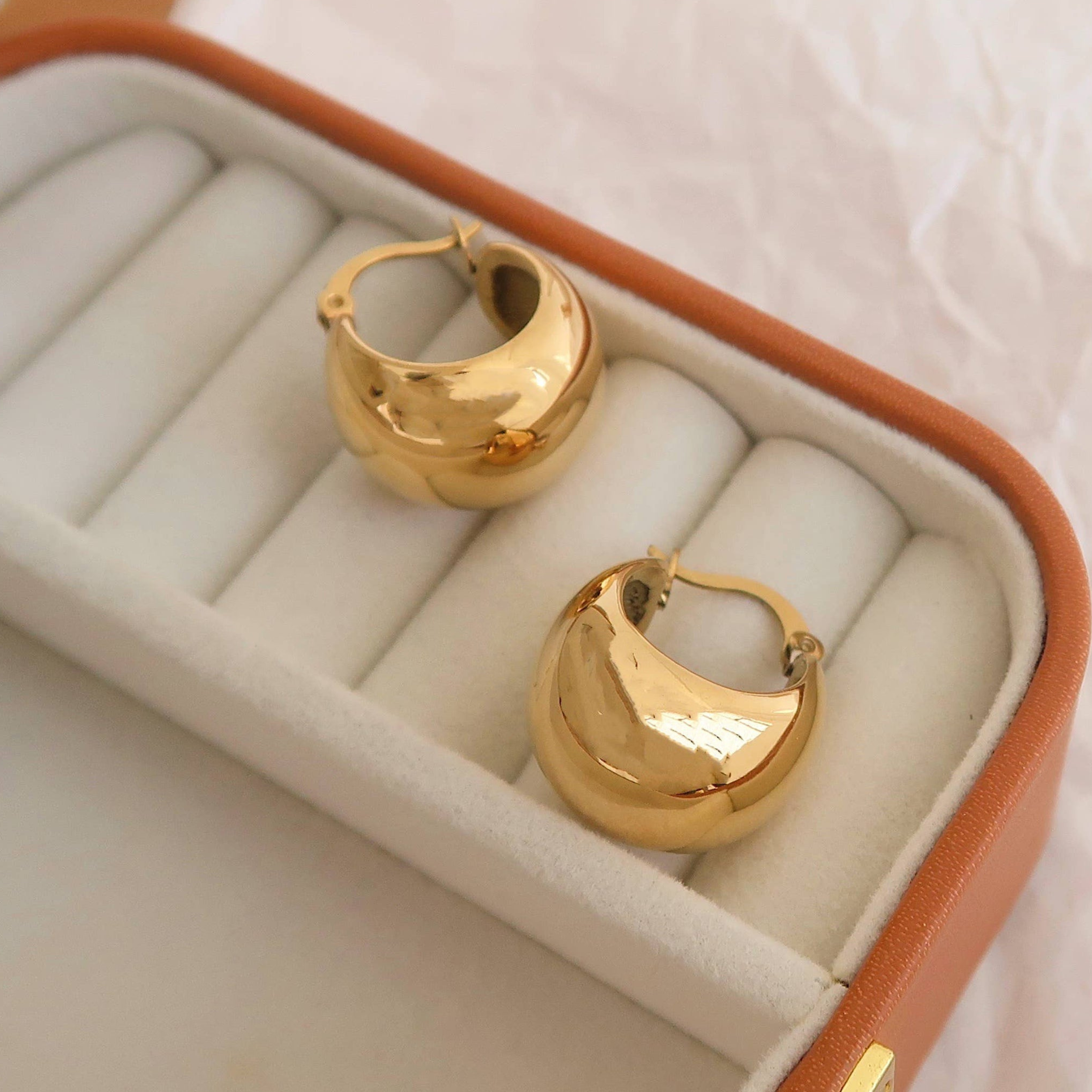 Round Circle Dangle Earrings - 18k Gold Plate