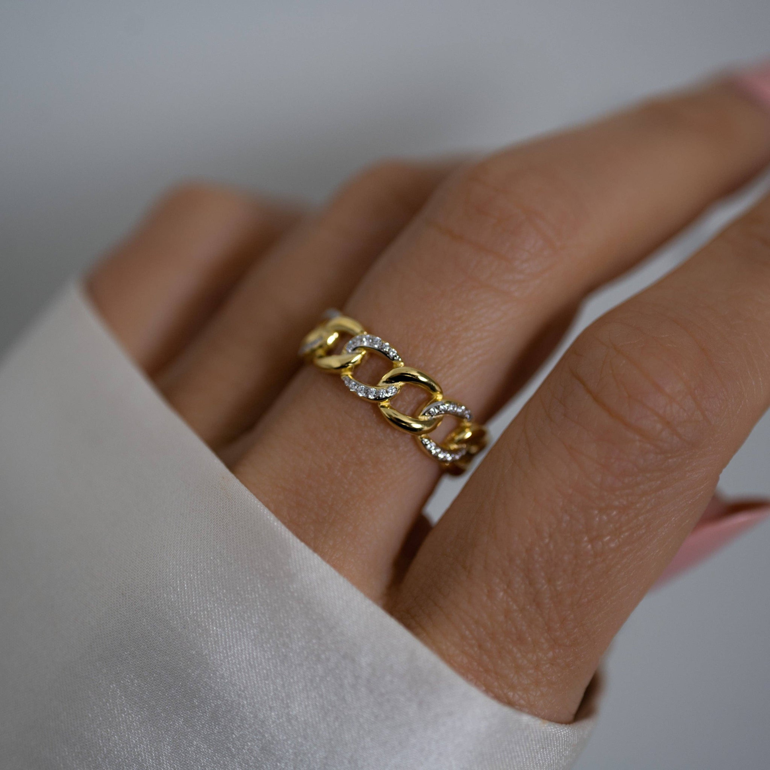 Two-Tone Pavé Chain Ring