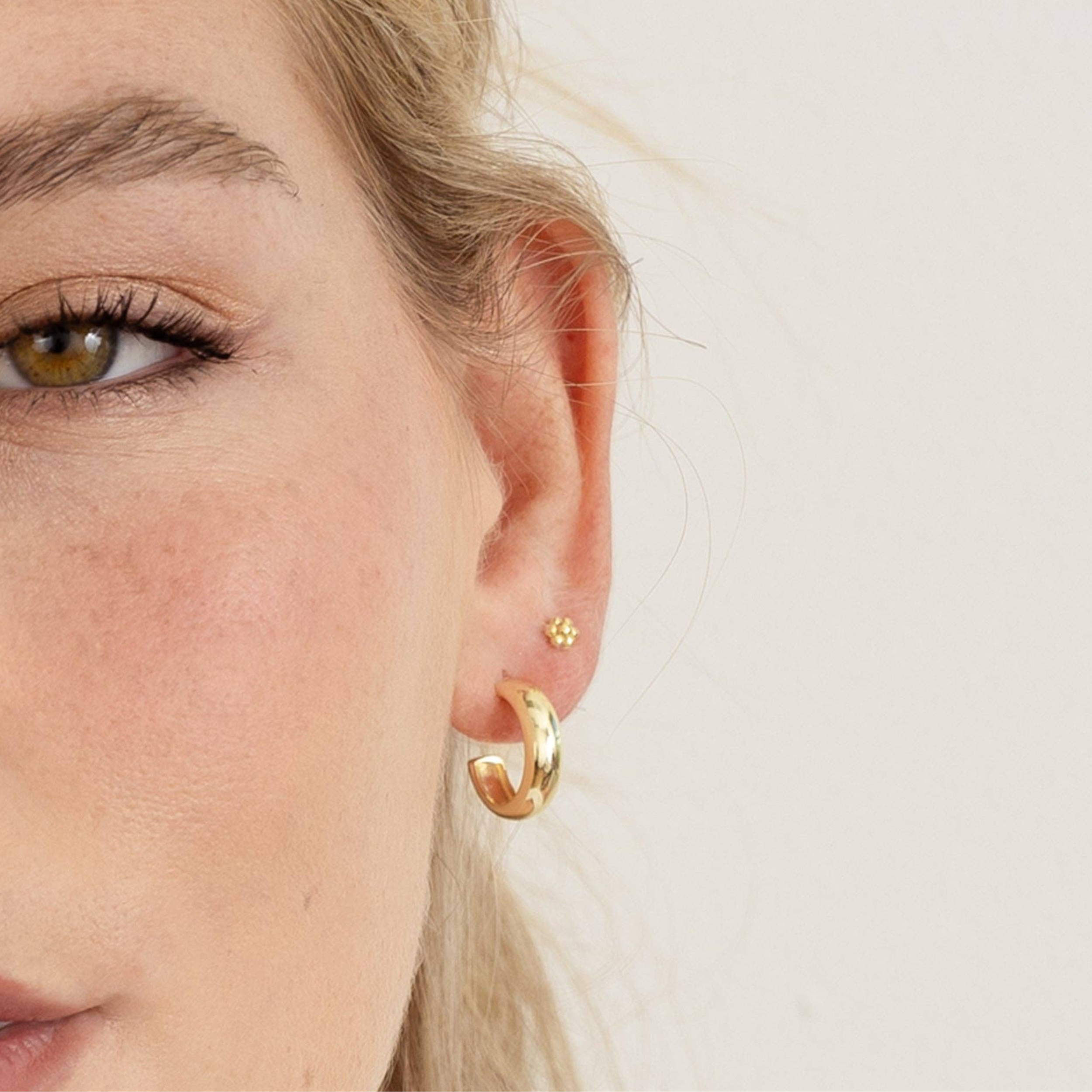 Tyler Hoop Earrings: Gold