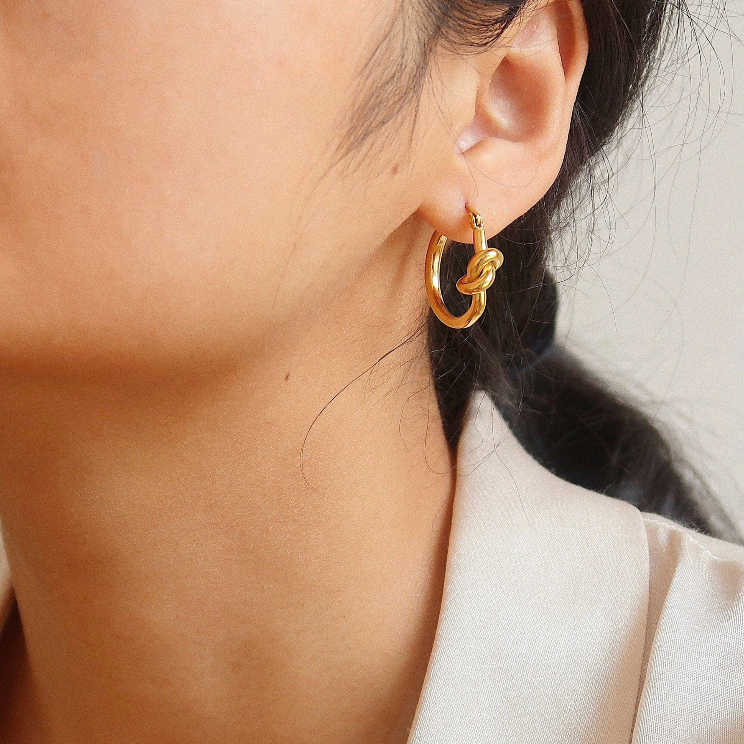 Knotted hoop earrings - 18K Gold Plated